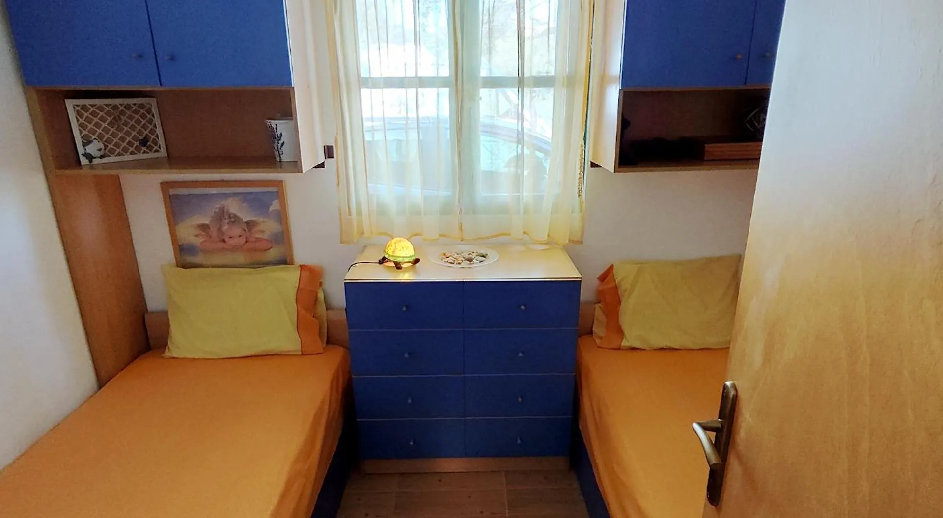 Holiday home Wooden Beach House / Nea Roda, Halkidiki
